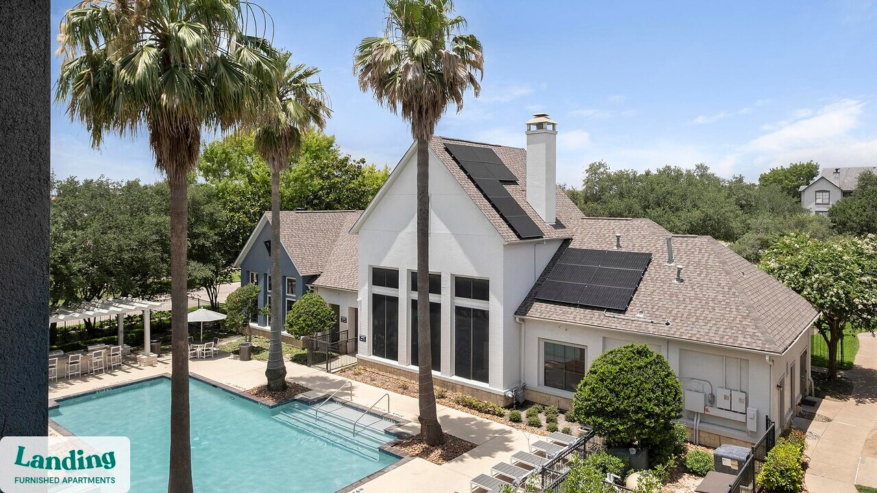 2323 Eldridge Pkwy in Houston, TX - Building Photo