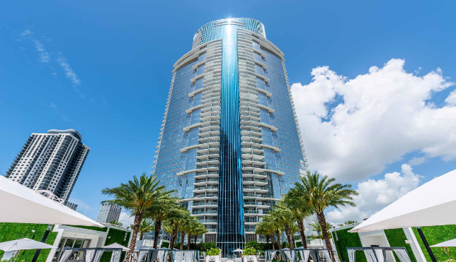 851 NE 1st Ave, Unit 2911 in Miami, FL - Building Photo