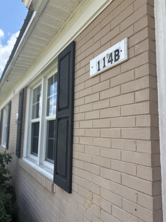 114 Calvin St in Spring Lake, NC - Building Photo - Building Photo
