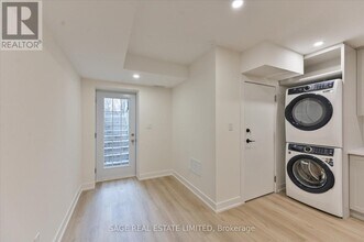 91 Hogarth Ave in Toronto, ON - Building Photo - Building Photo