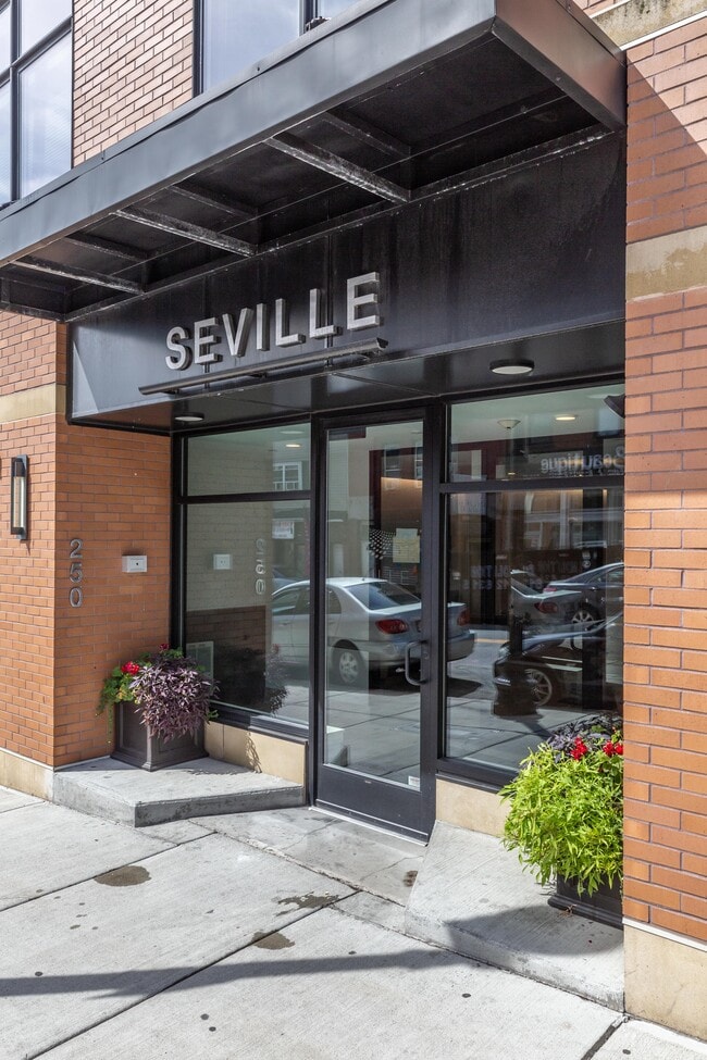 250 Meridian St, Unit 204 in Boston, MA - Building Photo - Building Photo