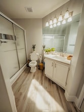 252 Three Islands Boulevard in Hallandale Beach, FL - Foto de edificio - Building Photo