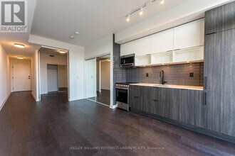 35-S335 Rolling Mills Rd in Toronto, ON - Building Photo - Building Photo