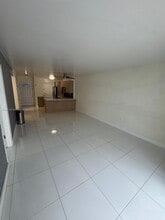 120 Royal Palm Rd in Hialeah, FL - Building Photo - Building Photo