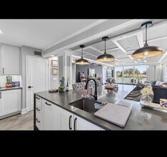 7465 Bay Island Dr S, Unit #115 in South Pasadena, FL - Building Photo - Building Photo