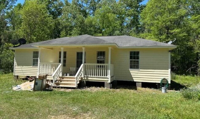 89 Collins Rd in Monticello, MS - Foto de edificio - Building Photo