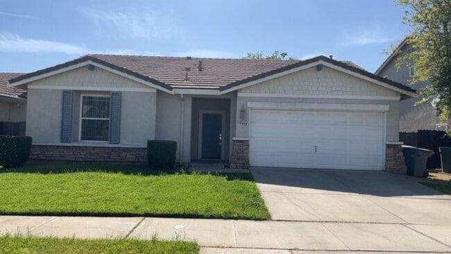 3551 Sarasota Ave in Merced, CA - Building Photo - Building Photo