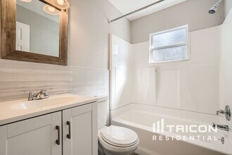 7001 Onyx Dr N in St. Petersburg, FL - Building Photo - Building Photo