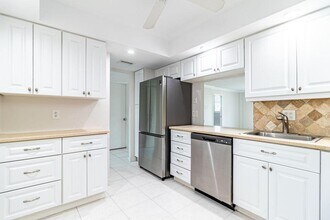 6699 NW 2nd Ave in Boca Raton, FL - Building Photo - Building Photo