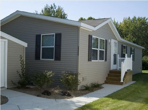 Fairchild Lake in Chesterfield, MI - Building Photo