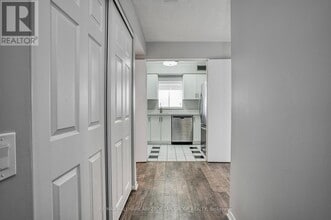 21 Overlea Blvd in Toronto, ON - Building Photo - Building Photo