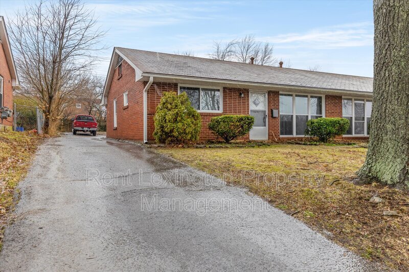 1651 Maywick View Ln in Lexington, KY - Building Photo