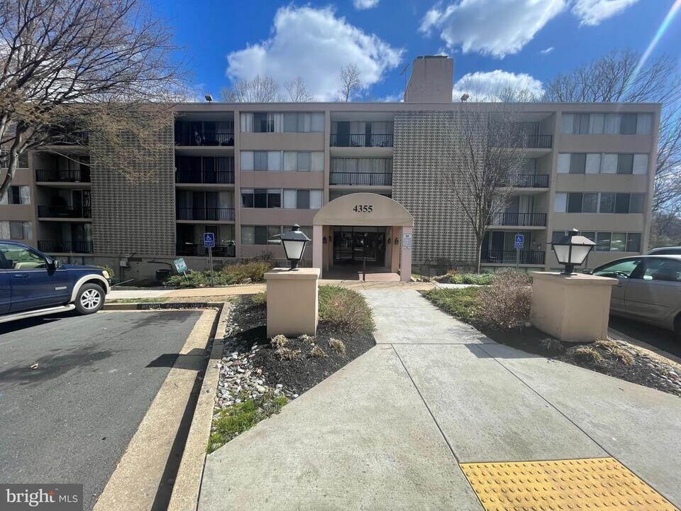 4355 Ivymount Ct in Annandale, VA - Building Photo