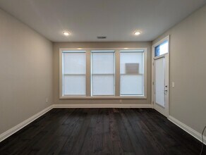 751 N 6th St, Unit 301 in Columbus, OH - Foto de edificio - Building Photo