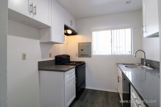 271 S Ventura Rd in Port Hueneme, CA - Building Photo - Building Photo
