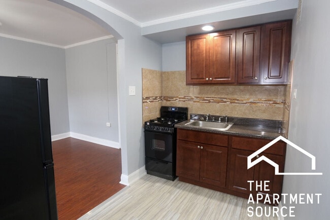 6930 N Greenview Ave in Chicago, IL - Building Photo - Building Photo