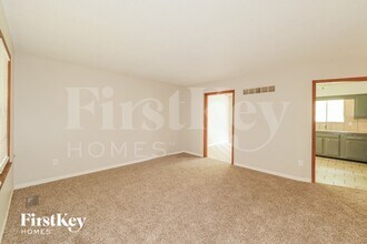 9827 Drury Ave in Kansas City, MO - Building Photo - Building Photo