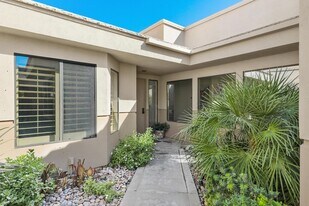 80531 Pebble Beach in La Quinta, CA - Building Photo