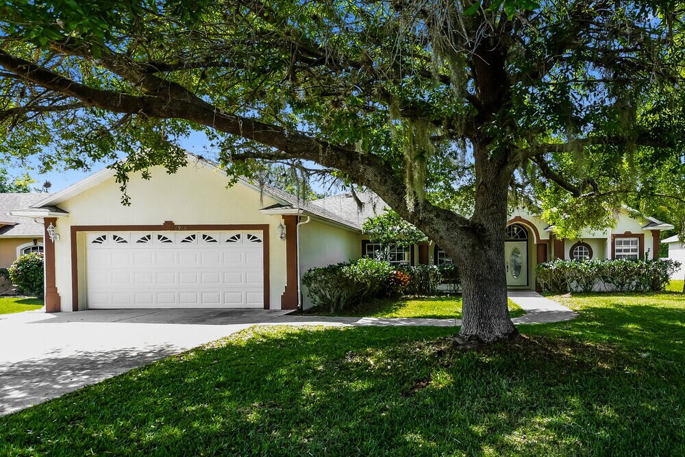 2926 Jebidiah Loop in St. Cloud, FL - Building Photo