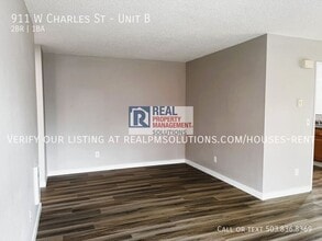 911 Charles St in Newberg, OR - Building Photo - Building Photo