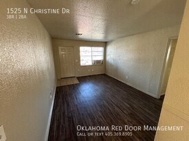 1525 N Christine Dr in Midwest City, OK - Building Photo