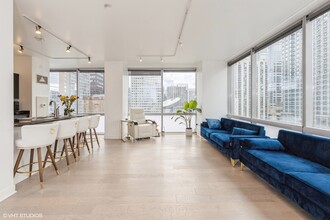 8 E Randolph St, Unit 2005 in Chicago, IL - Building Photo - Building Photo