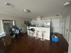 425 New York Ave in Huntington, NY - Building Photo