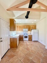 2315 Glacier Place in Davis, CA - Building Photo