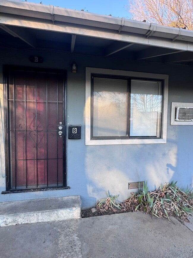 418 E St in West Sacramento, CA - Building Photo - Building Photo