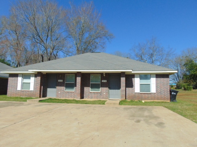 1030 San Saba St in Jacksonville, TX - Building Photo - Building Photo