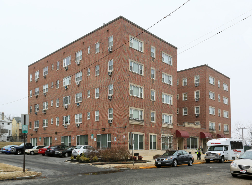 Hedin House Apartments in Washington, DC - Foto de edificio