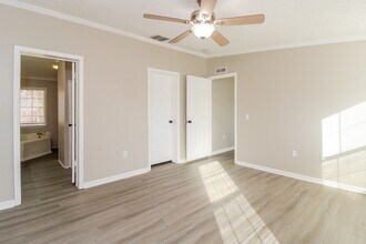 8100 Tam O'Shanter Dr in Greensboro, NC - Building Photo - Building Photo