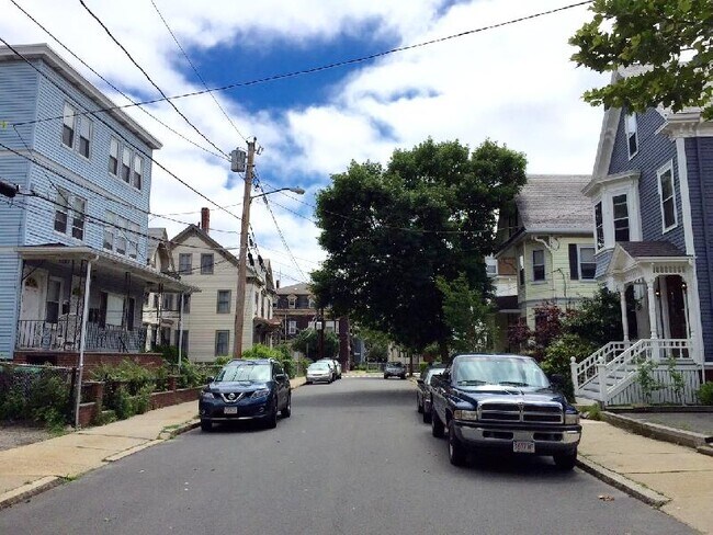 9 Arlington St, Unit 93 in Somerville, MA - Building Photo - Building Photo