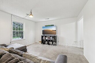 144 Airport Rd in Clarksville, TN - Building Photo - Building Photo