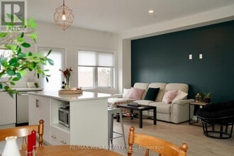 4067 Fracchioni Dr in Lincoln, ON - Building Photo - Building Photo
