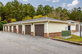 Parker Point in Charleston, SC - Foto de edificio - Building Photo