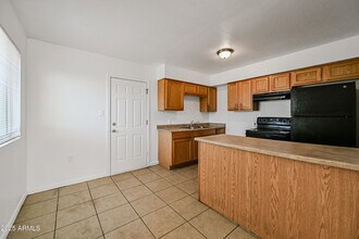 1908 E Broadway Rd in Phoenix, AZ - Building Photo - Building Photo