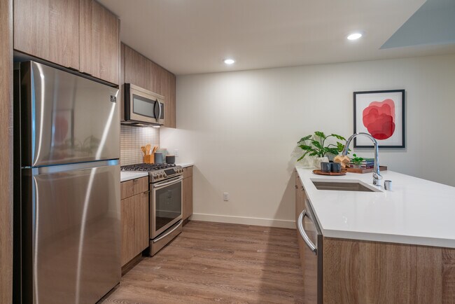 Webster Eleven in Oakland, CA - Building Photo - Interior Photo