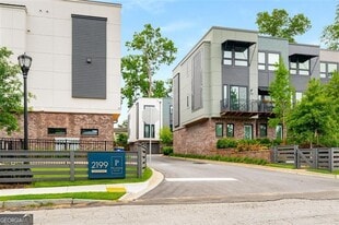 2199 Lenox Rd NE in Atlanta, GA - Building Photo