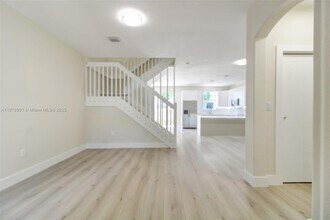8144 NW 107th Path in Miami, FL - Building Photo - Building Photo