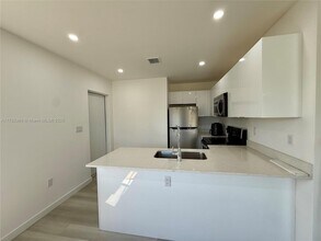 1391 NW 72nd St in Miami, FL - Building Photo - Building Photo