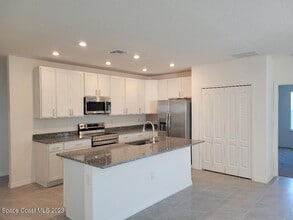 2429 Bonnyton Ln NW in Palm Bay, FL - Building Photo - Building Photo