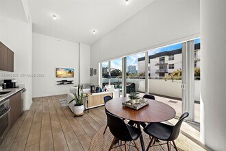 1600 SW 1st Ave in Miami, FL - Foto de edificio - Building Photo