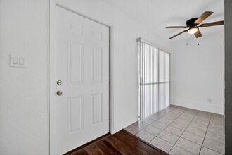 2417 N Oleander Ave in Daytona Beach, FL - Building Photo - Building Photo