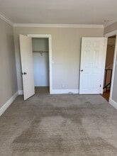 304 Portland Cir in Huntington Beach, CA - Building Photo - Building Photo