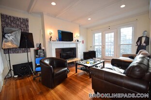 81 Gibbs St, Unit 3 in Brookline, MA - Building Photo