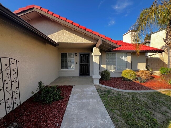 516 Sun Rose Ave in Bakersfield, CA - Building Photo - Building Photo