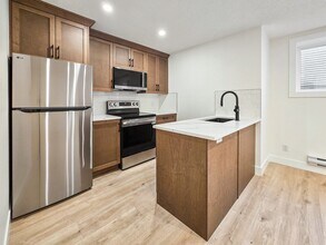 2616R-26128 Avenue SW in Calgary, AB - Building Photo - Building Photo