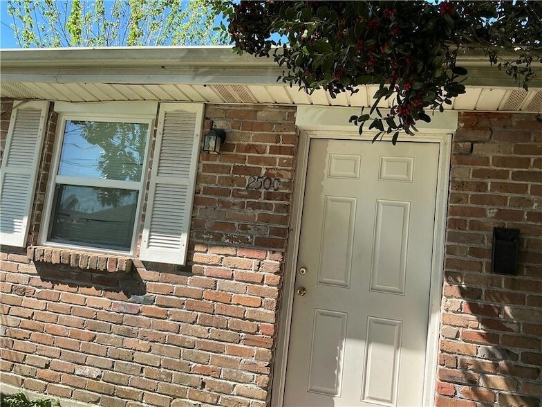 2500 Longwood Dr, Unit 2500 in Metairie, LA - Building Photo