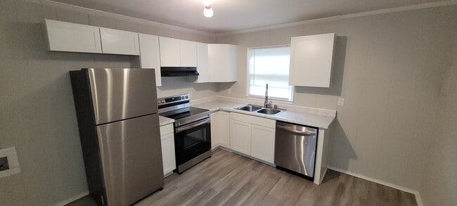 216 Church St, Unit 7 in Thomasville, NC - Foto de edificio - Building Photo